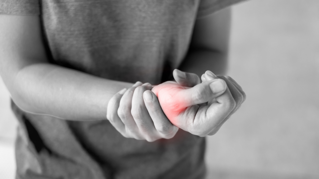 wrist and sore thumb pain De Quervain's Tenosynovitis