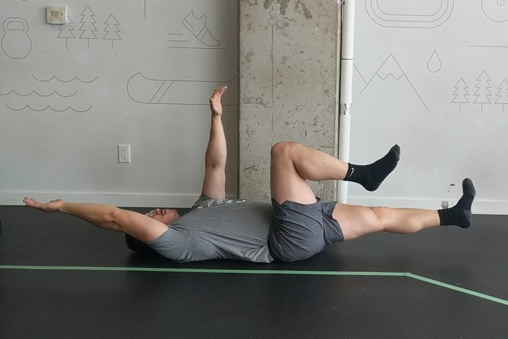 Vancouver Physiotherapist Henry dead bug exercise.
